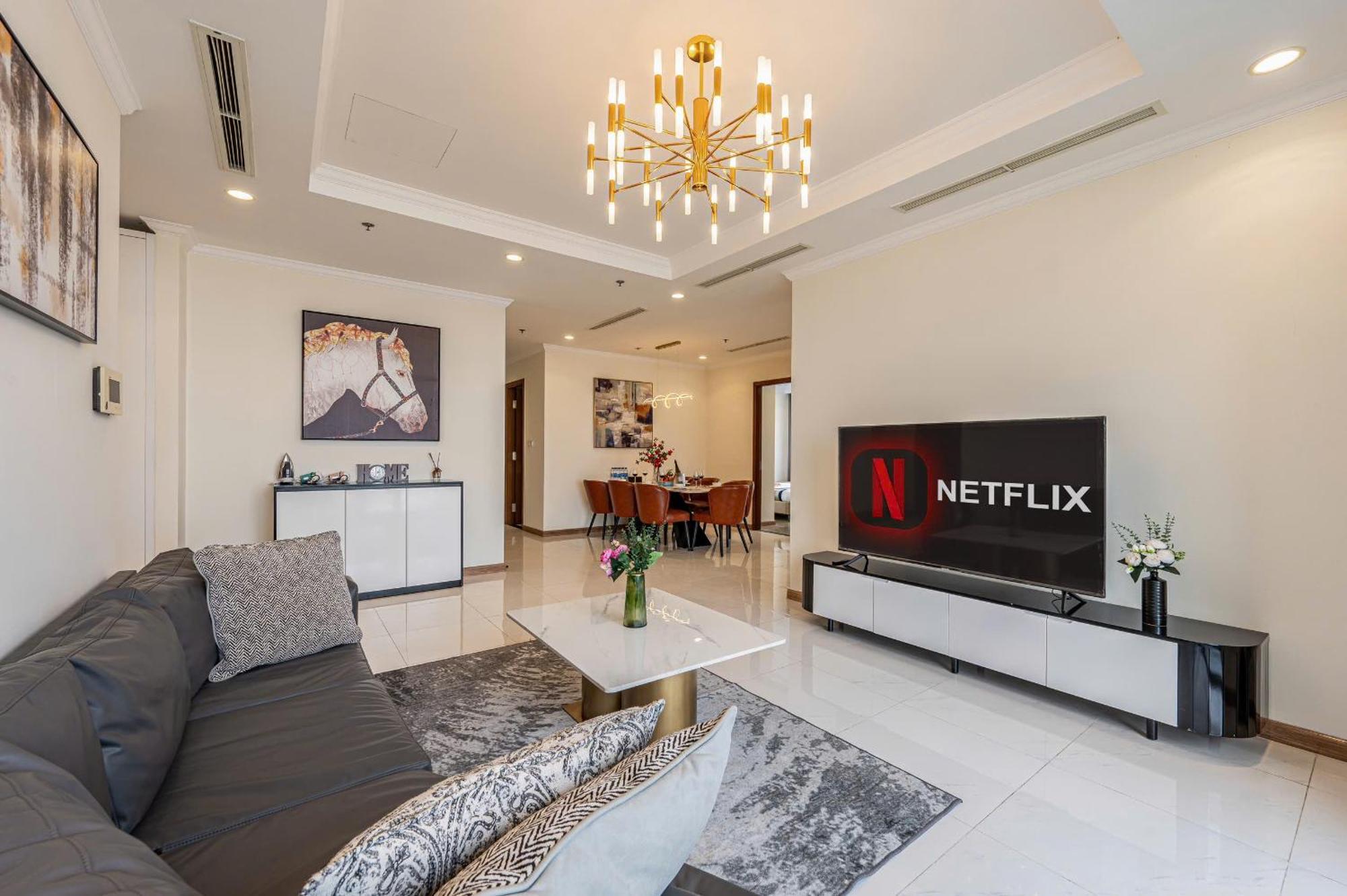 הו צ'י מין סיטי Luxury Apartment At Vinhomes Central Park מראה חיצוני תמונה
